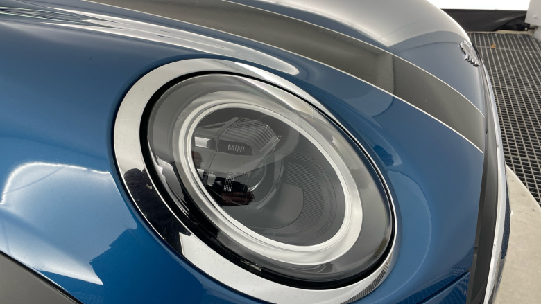 MINI Hatchback 1.5 Cooper Exclusive 5dr Auto Petrol Hatchback